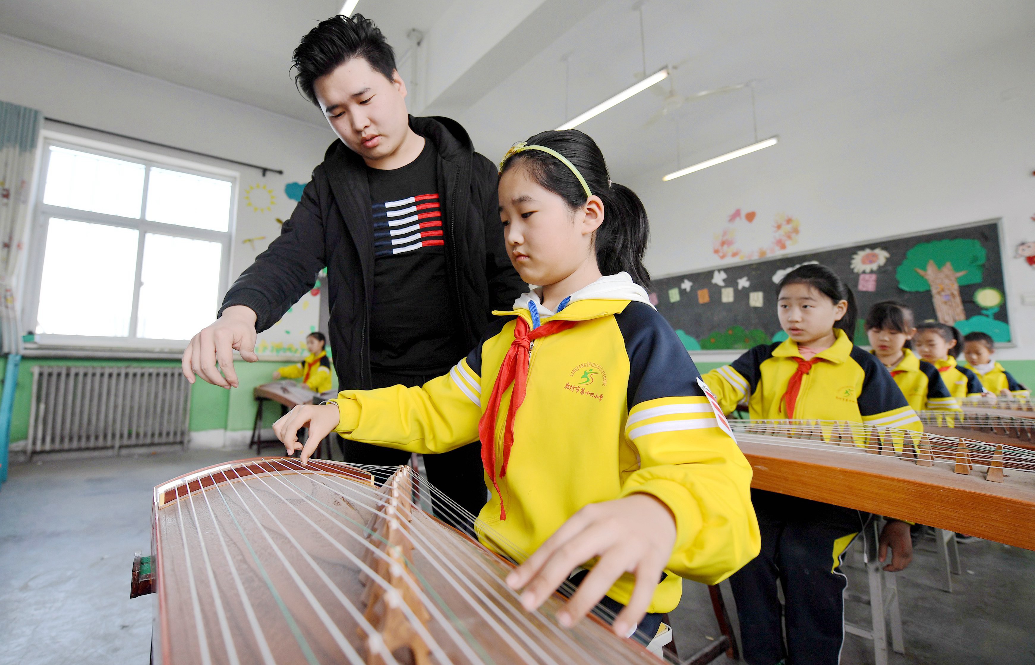 河北廊坊:艺术社团丰富课余生活