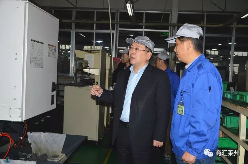 冒雨为这些企业送去了政策后,市工商联主席杜旭昌这样说