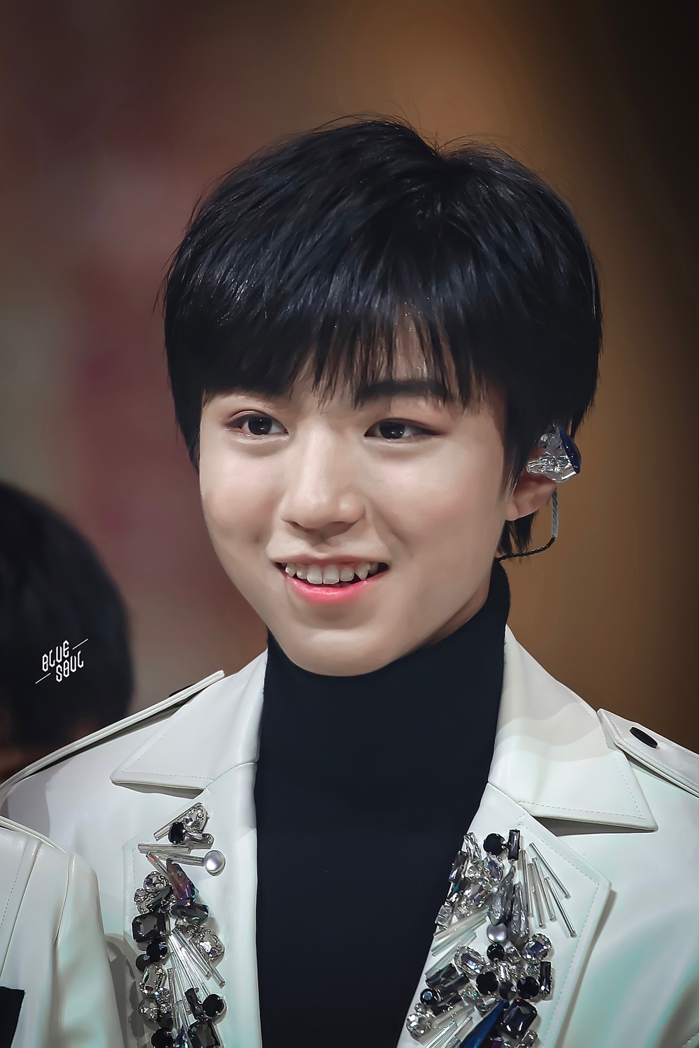 王俊凯这双举世无双的桃花眼可太漂亮了,爆灯爆灯