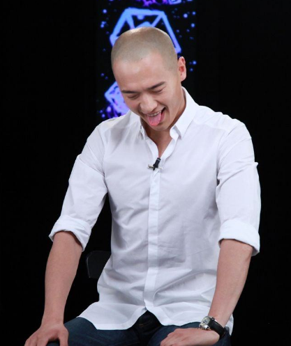 同是光头,徐峥名利双收,高云翔身败名裂,而他曾被称小周星驰!