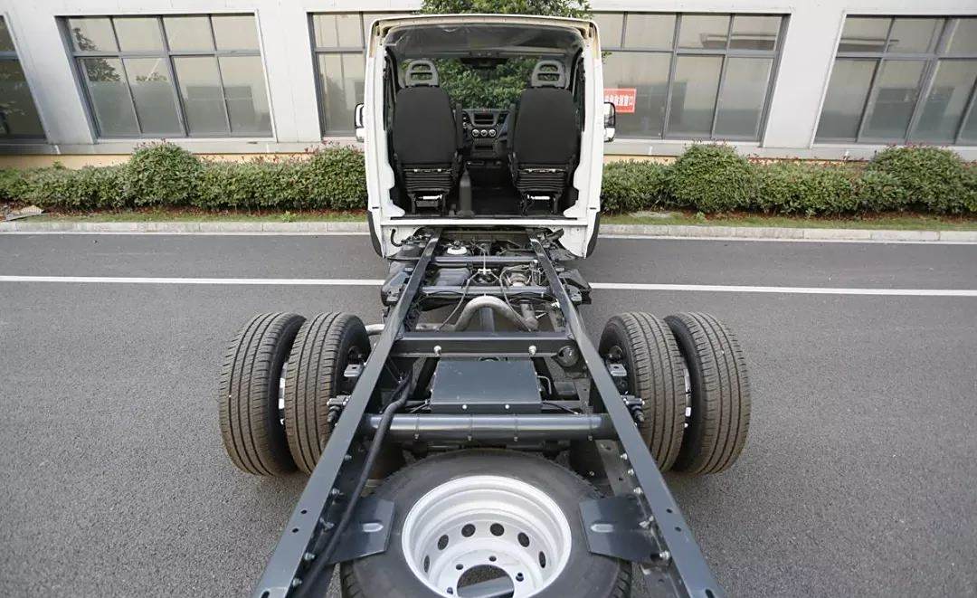 5吨进口依维柯new daily底盘解析