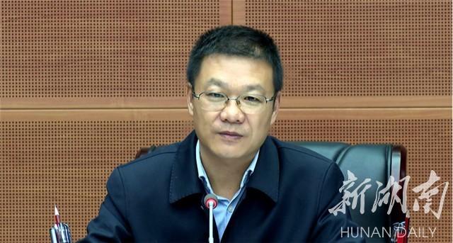 周俊文主持召开湘乡市七届四次党代会意见征求座谈会