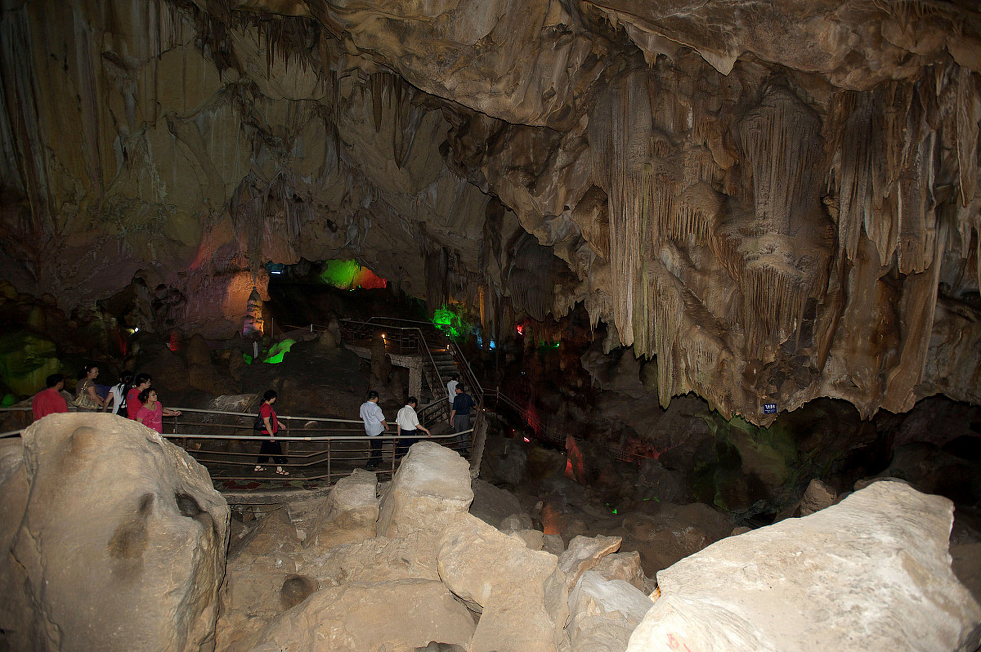 来邢台崆山白云洞就对了!