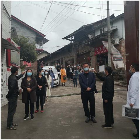 内江市东兴区杨家镇中心校进行防疫卫生培训和疫情应急演练