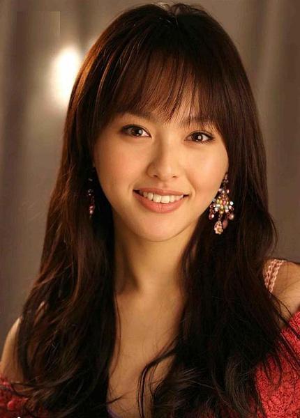 唐嫣晒美照,发际线比杨幂的发际线还高!