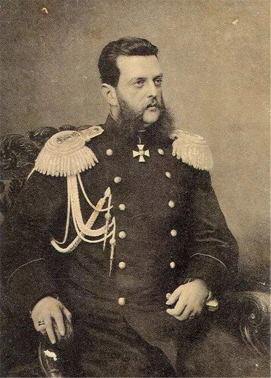 雅克夫列夫对抗苏维埃,救出尼古拉二世,是什么原因使他这样做