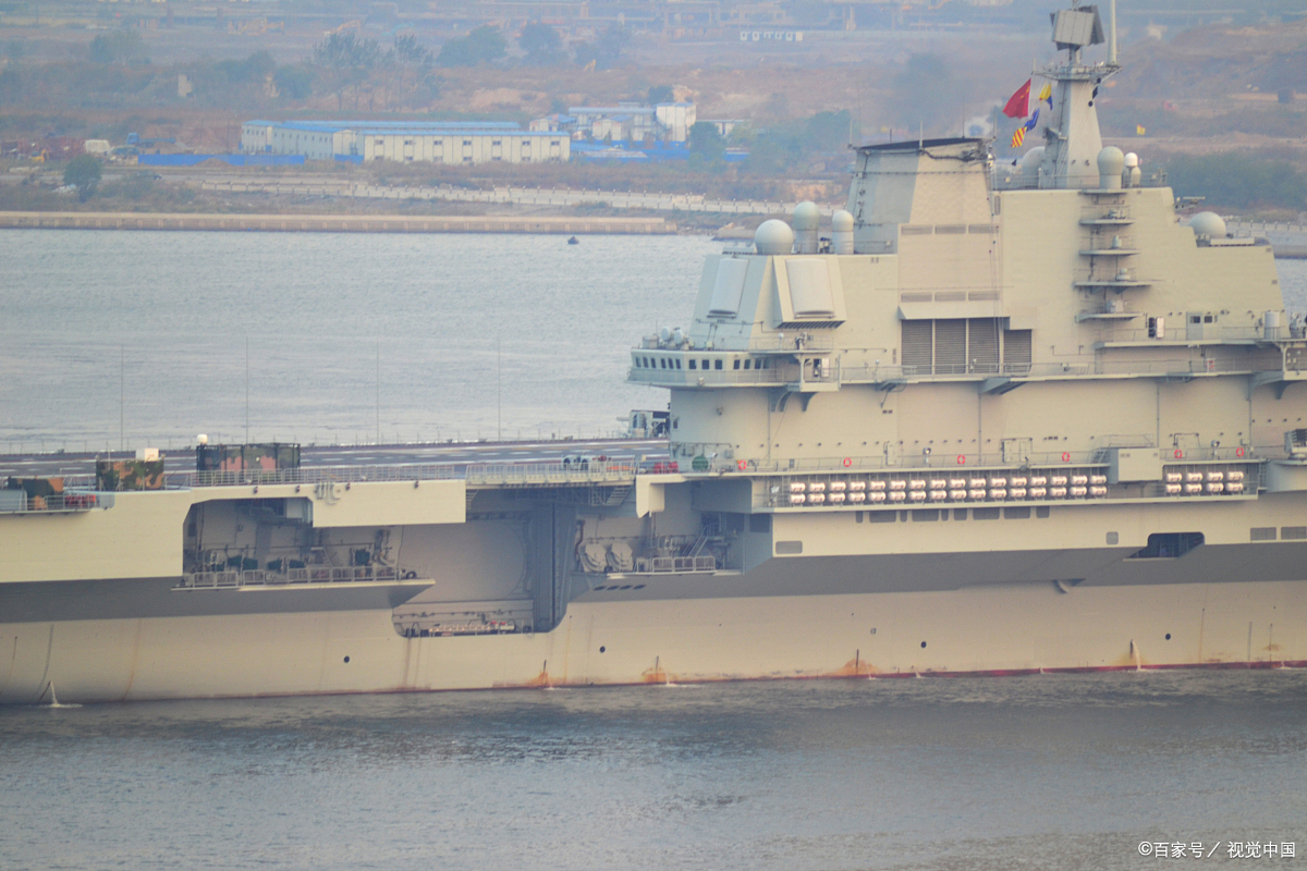 中国16号辽宁舰航空母舰
