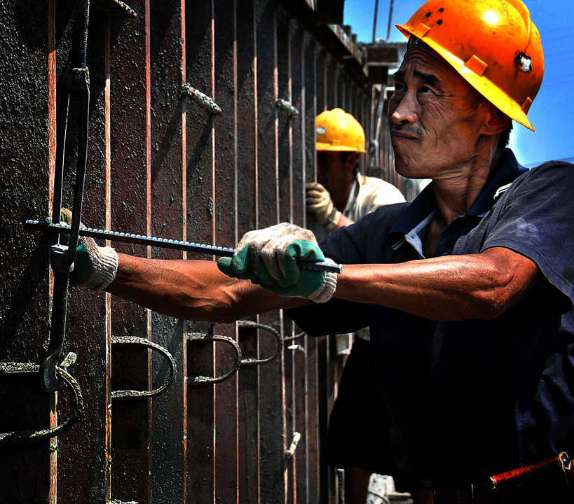 在农村为什么有些农村人临近60岁,还会选择外出打工呢?