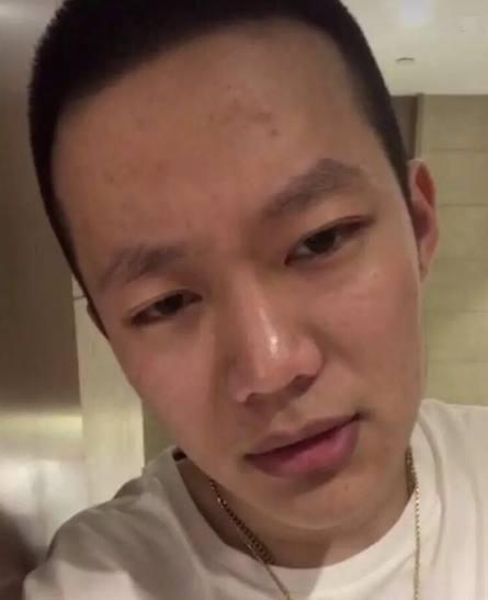 pg one素颜太丑了!贾乃亮引全网集体心疼,网友:真人丑爆了