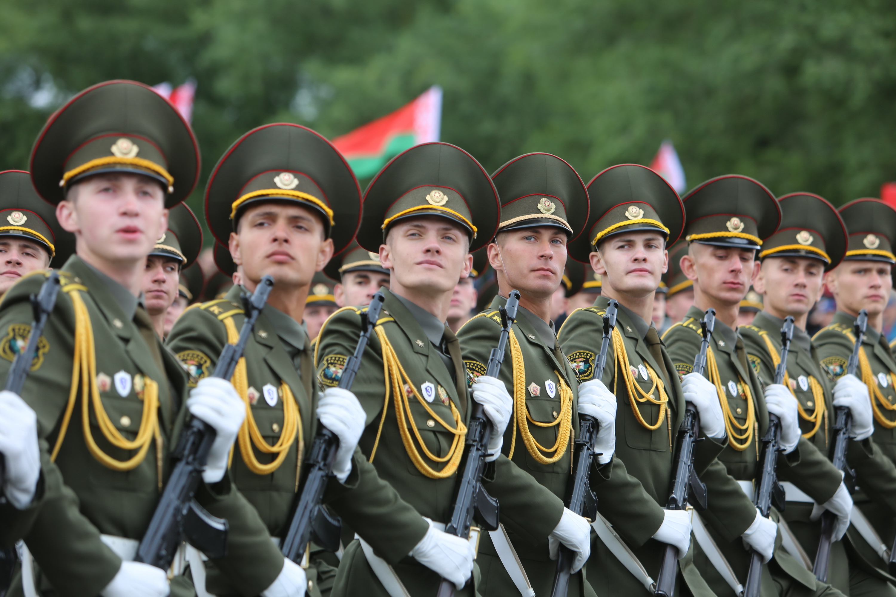 白俄罗斯举行独立日阅兵式 解放军仪仗队首次应邀参加(1)