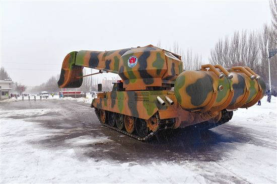 匈牙利曾借鉴俄罗斯吹雪车设计,曾制造了一款威武霸气的"坦克"消防车.