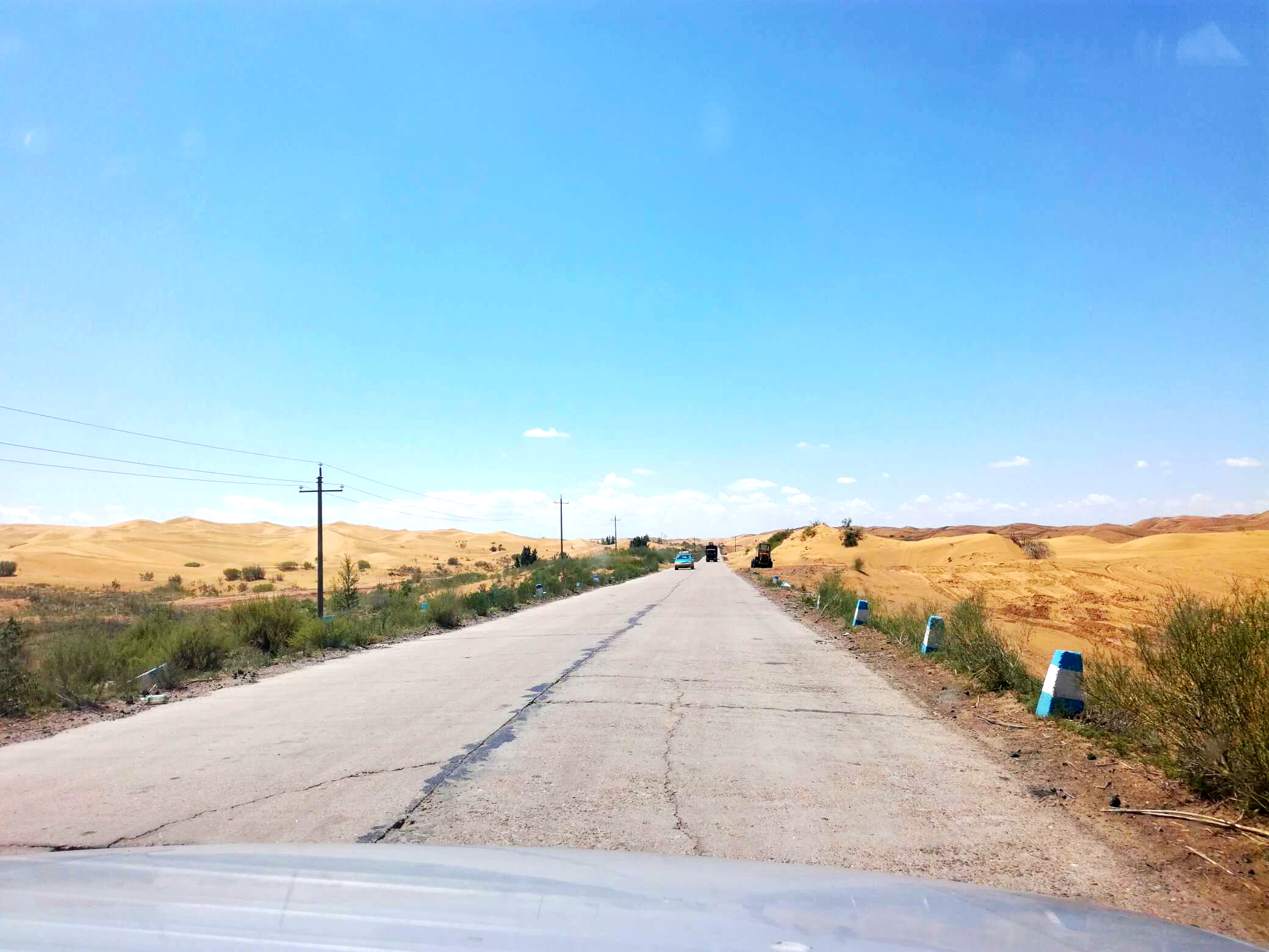 天津自驾旅行额济纳(二)s215穿沙公路 沙漠旅游好去处