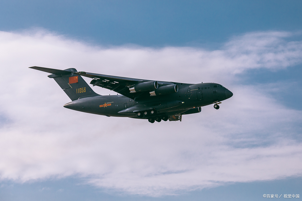 运-20"鲲鹏"大型军用运输机