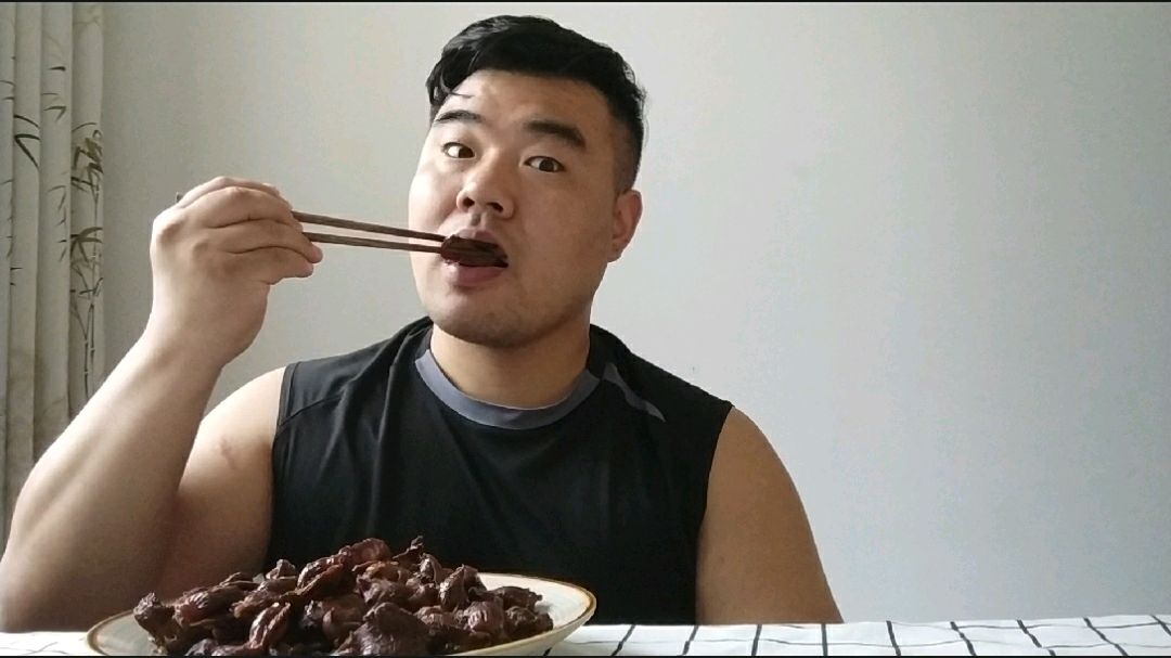 买2斤鸡胗,做一道香卤鸡胗,咸香弹牙,一个人吃一盘