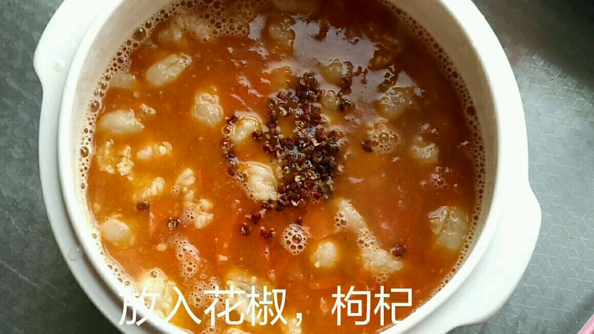 西红柿顿羊肉涮锅做汤底,肉嫩汤鲜,涮菜涮肉都好吃