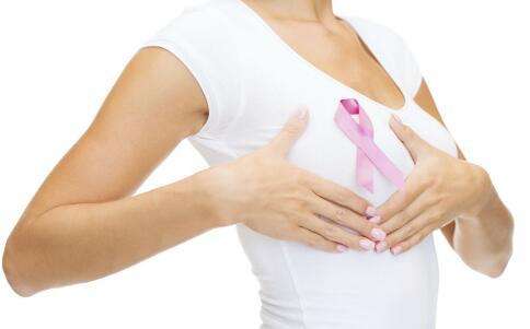 女性得乳腺癌的前兆图片
