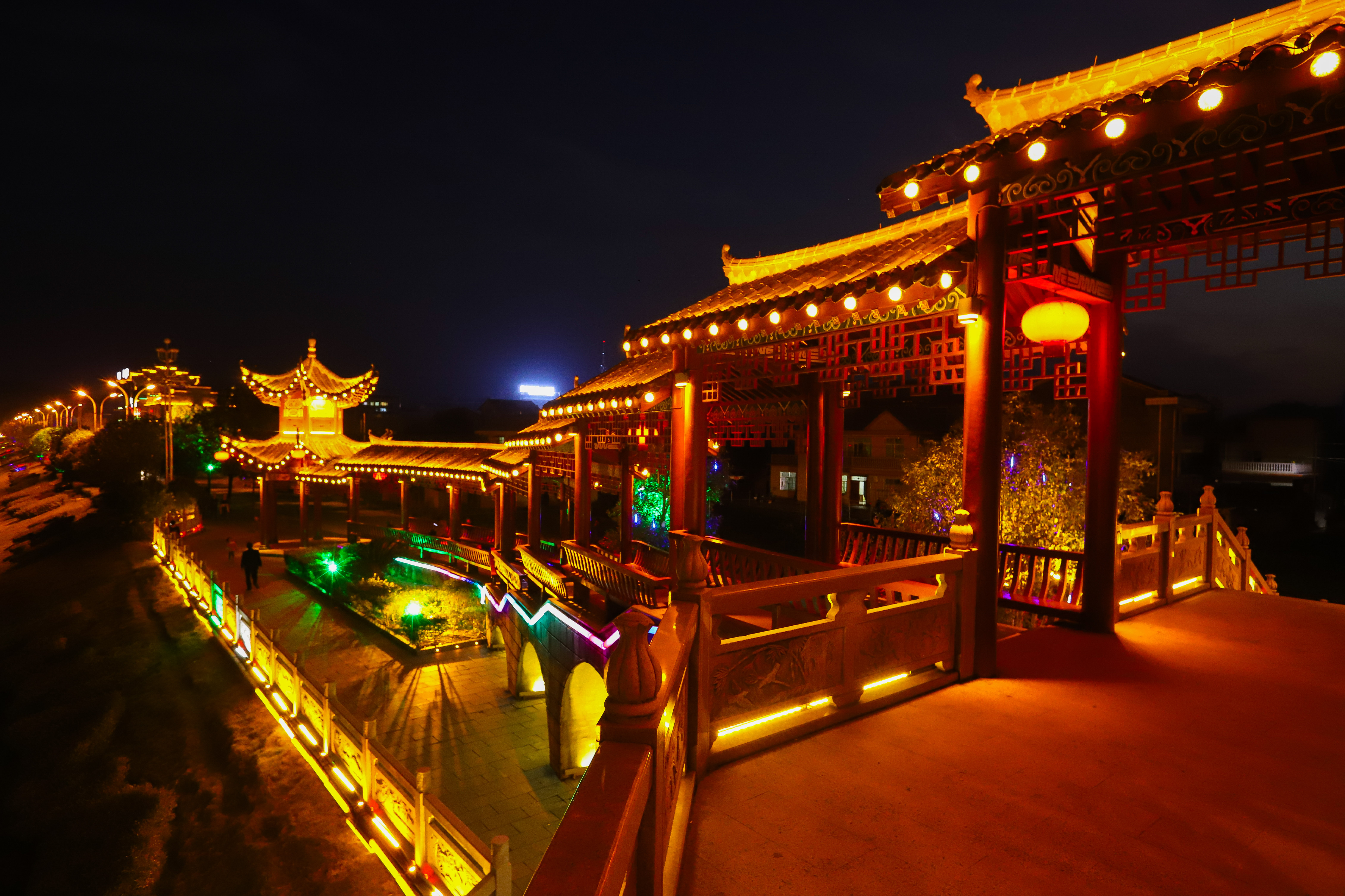 它是芷江的象征,古沅州外八景之一.