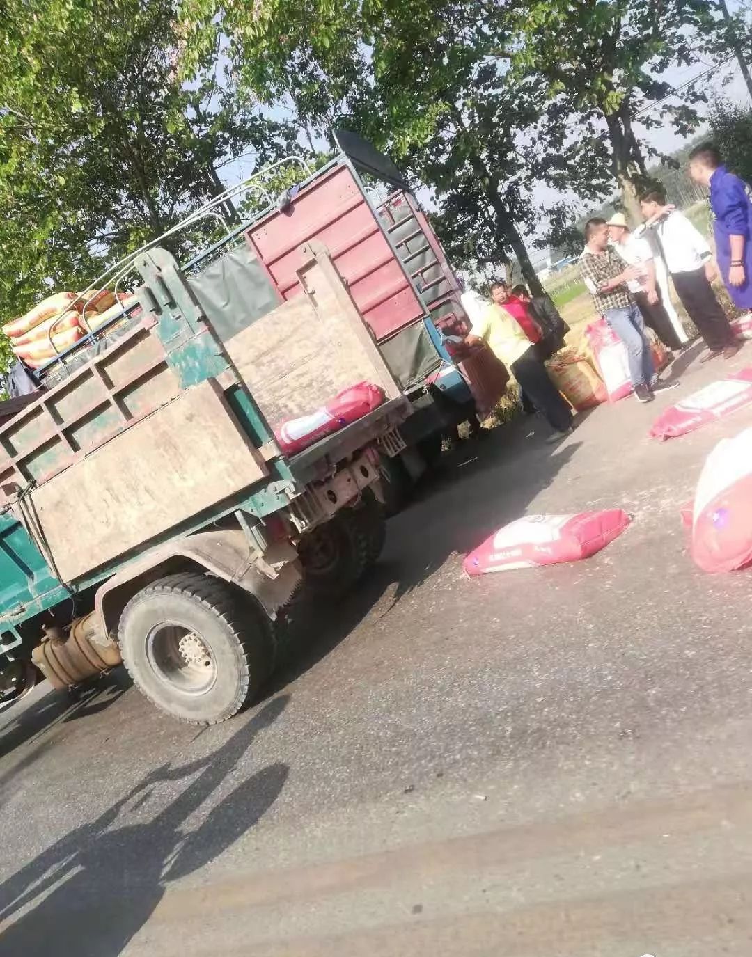 要紧!又是车祸,宾阳大桥镇红村附近多车连撞!