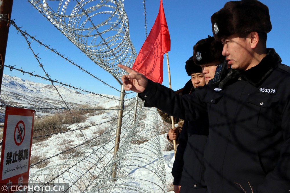 2019年1月8日,新疆阿勒泰边境管理支队吉木乃县边境管理大队民警在