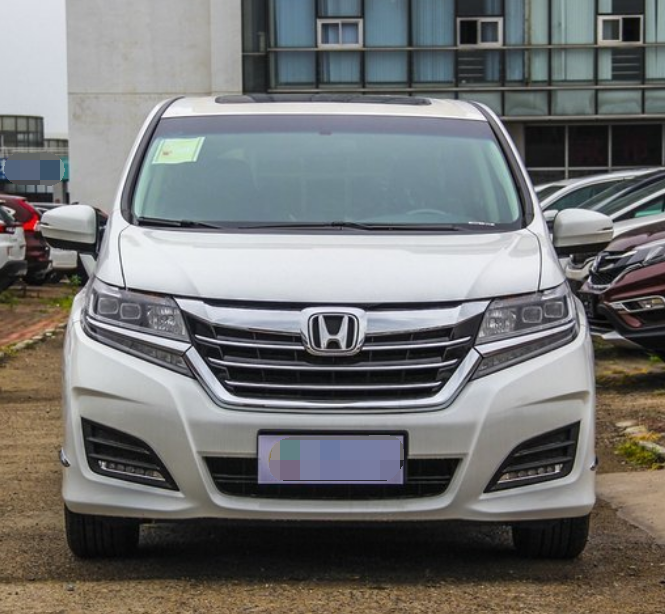 艾力绅,外观非常的耐看,不惊艳也不过时