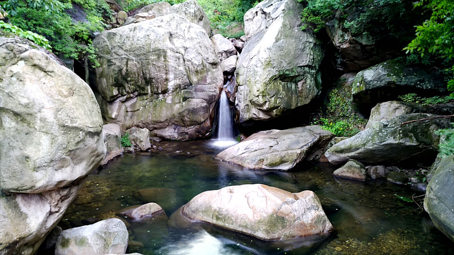 六羊山通天河景区真实照片,石峭林茂且风景优美,休闲度假好去处