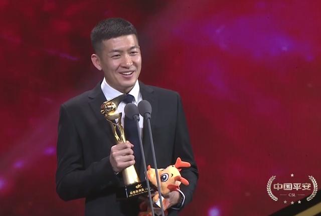 新一代中超金哨诞生!14年执法经验的36岁大连籍主裁判!