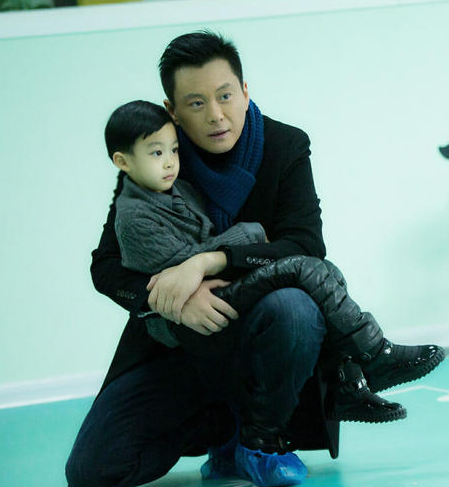 因为一次意外,进入央视当了主持人,红极一时的她现在已离开荧屏