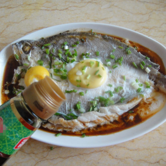 咸蛋蒸黄鱼,鲜美营养,色香味俱全,十分钟轻松搞定