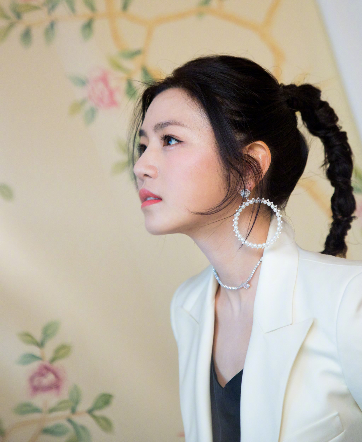 陈妍希发型盘点:圆脸女生梳这样的发型超美!