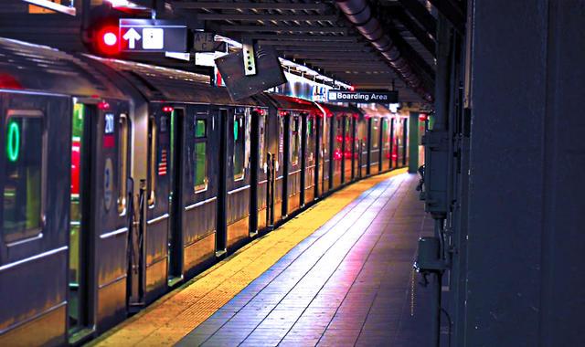 纽约 l 线地铁整修波及居民生活,政府决定取消整个计划