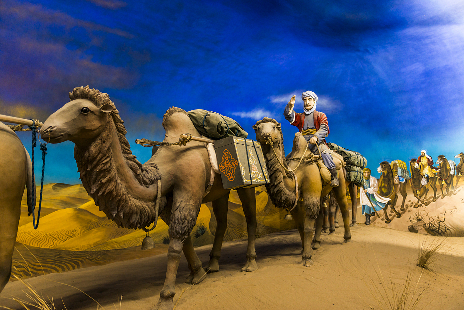 【重走丝绸之路,感受新疆的奇迹与自然魅力】  新疆作为丝绸之路的