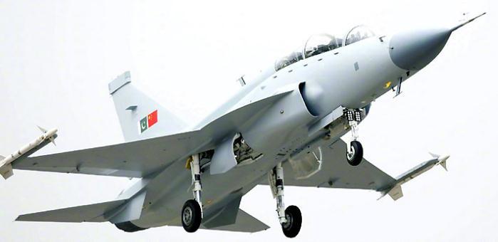 ftc-2000g轻型战机携带激光制导火箭弹,精度媲美小型导弹!