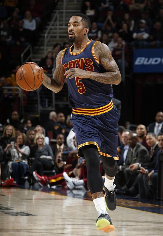 骑士队无疑是现在联盟的最差的球队了,没有了詹姆斯,骑士队再也没有