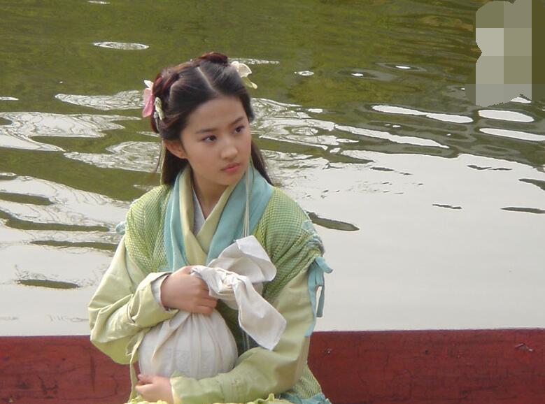 《仙剑奇侠传一》赵灵儿五套服装,民族风排名第三,这套最经典