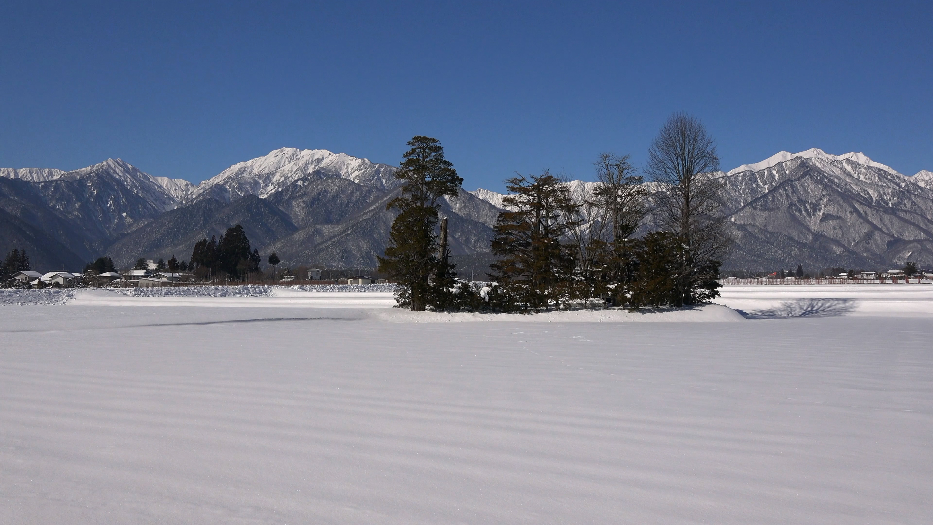 雪山 转载自百家号作者:看风景看图集