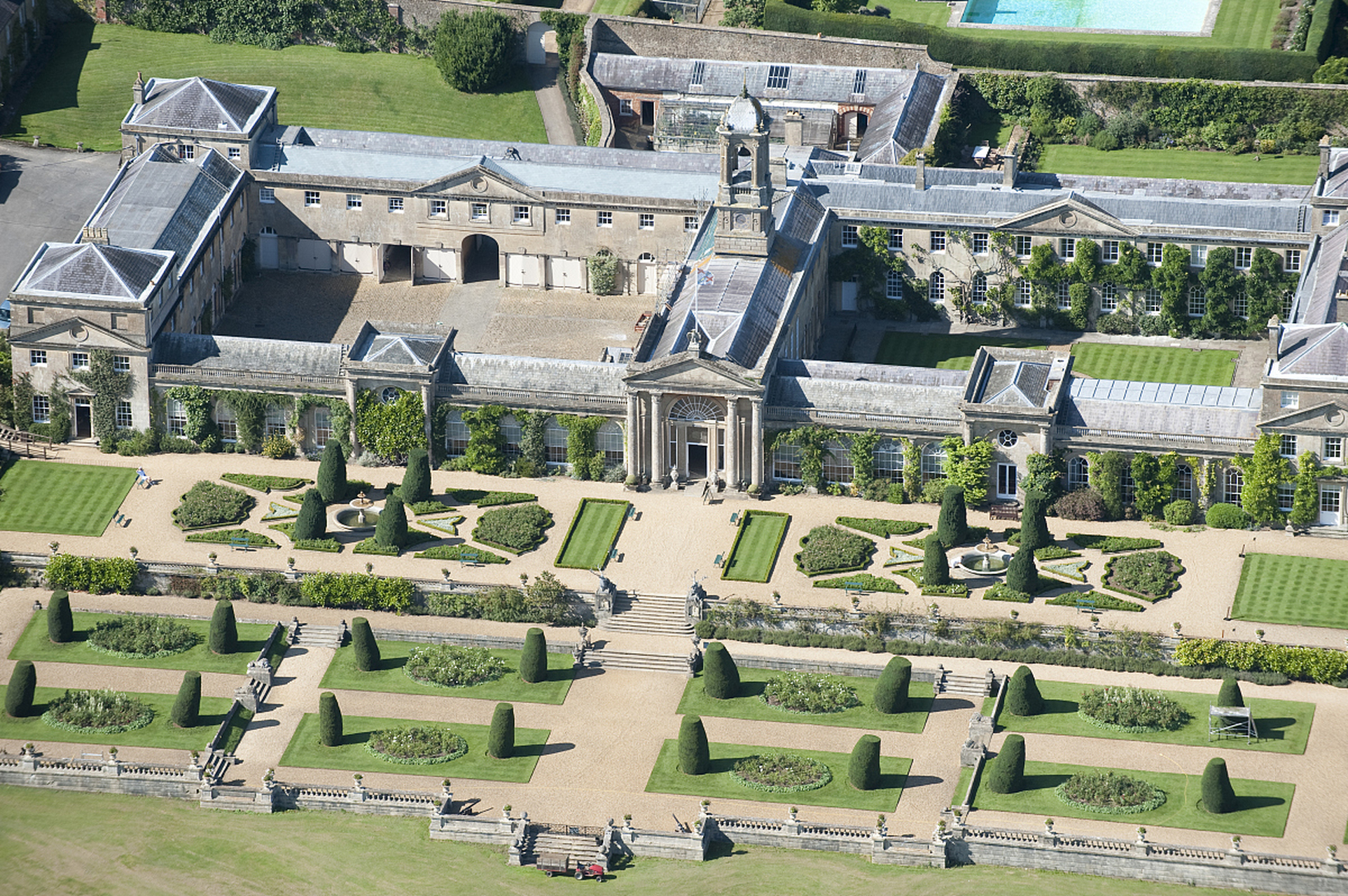 在9世纪至13世纪的西欧地区,庄园制度盛行.