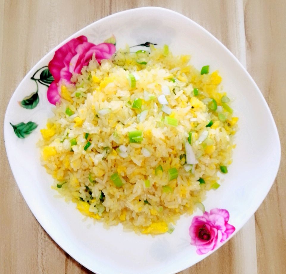 黄金蛋炒饭,早餐来一碗,方便快捷,营养又美味.