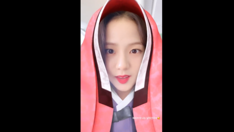 韩服look小仙女 金智秀给blink送来中秋祝福