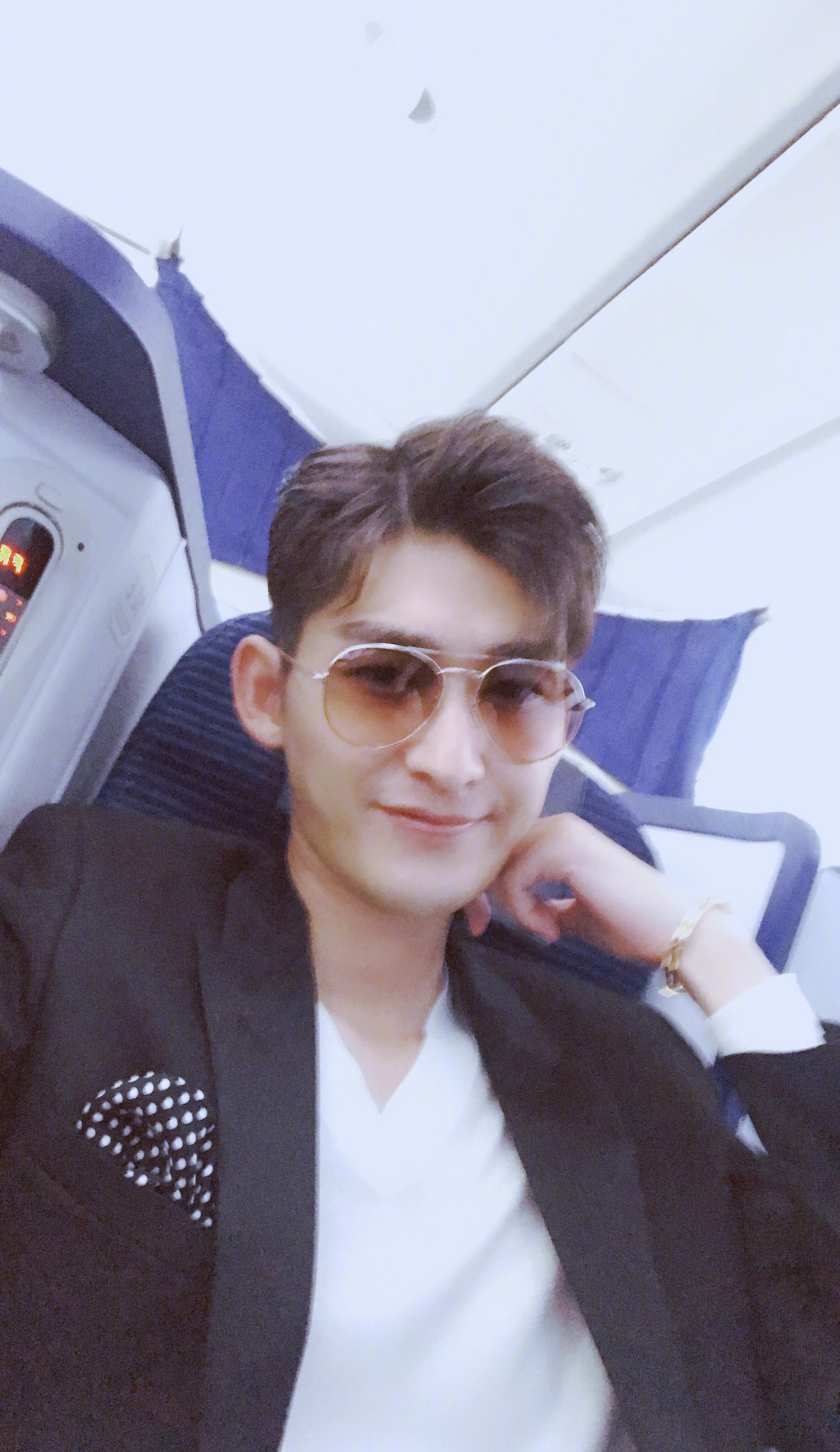 34岁张翰简直是商务男的活导航!随便一身穿搭都是精英白领模样