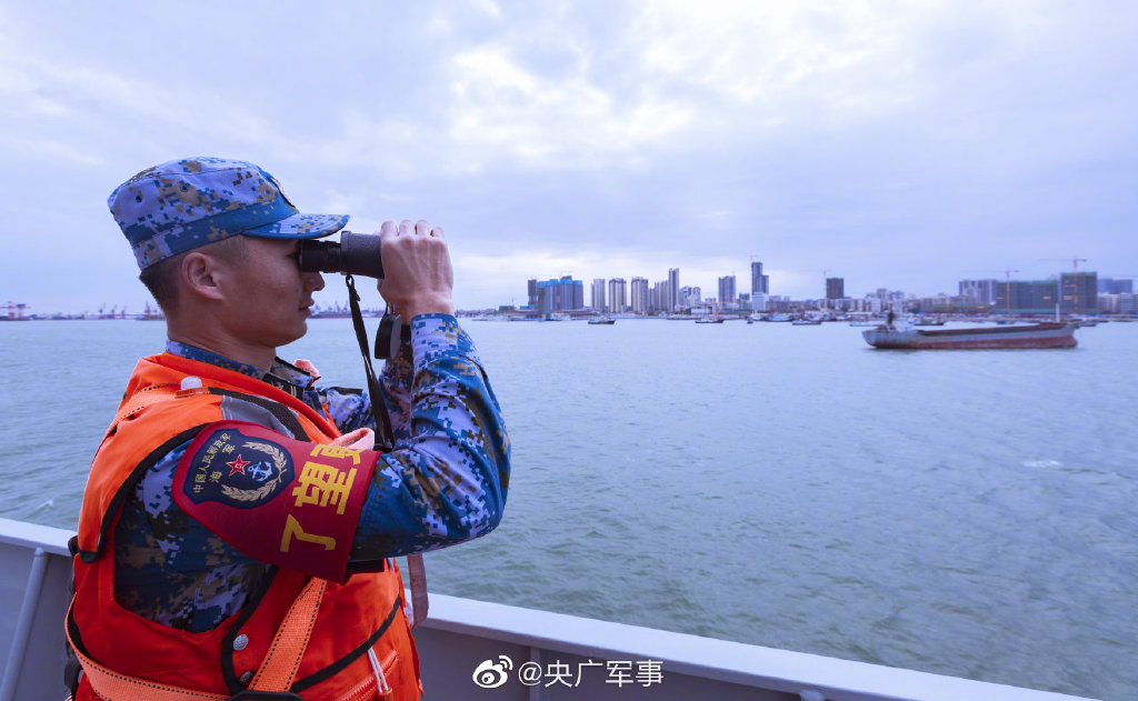 南部战区海军某驱逐舰支队开展实战化训练,十余项目战味十足
