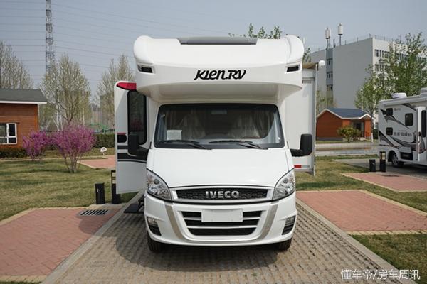 凯伦宾威国产依维柯单拓展房车 旅居从未如此舒适 售56.8万