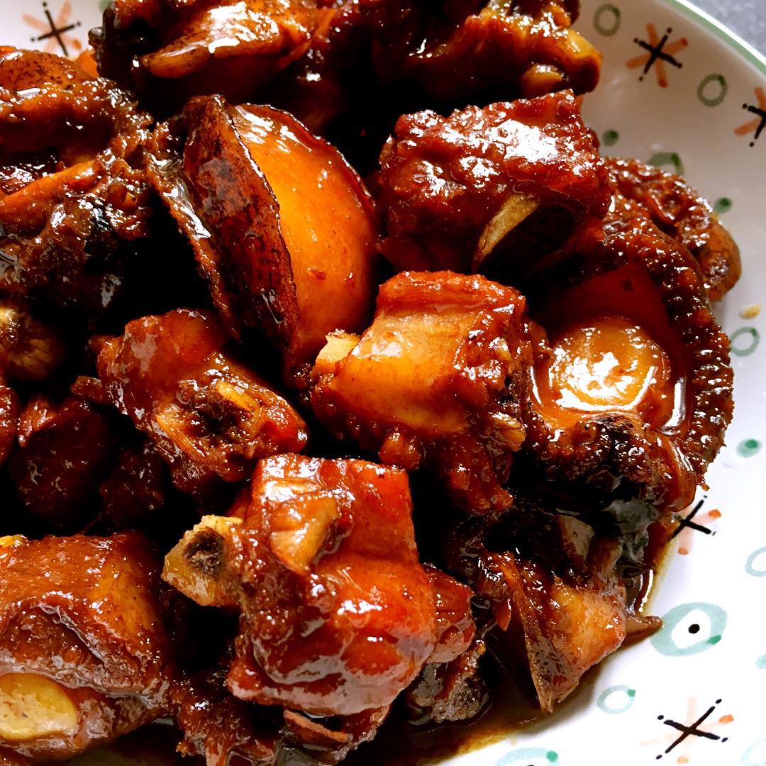 红烧排骨这样做太好吃了,口感香嫩浓郁,骨味飘香!