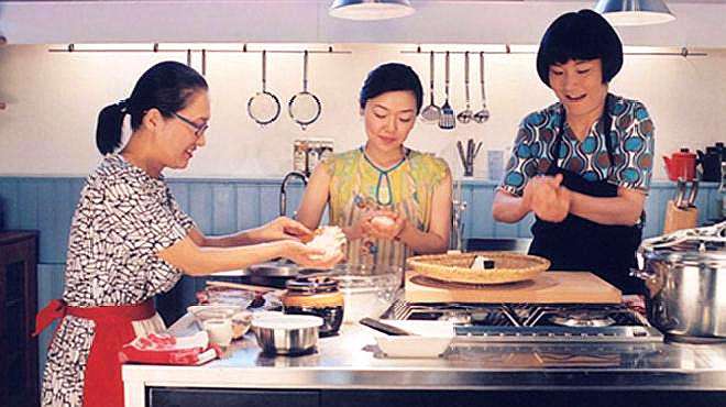 [图]《海鸥食堂》温泉的饭团，坚韧的生活