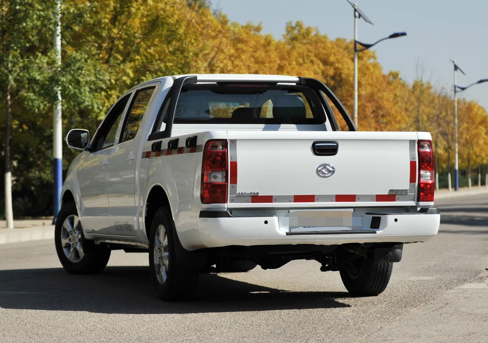 曙光汽车-黄海n1,给人一种高级感,车身比较符合年轻人!