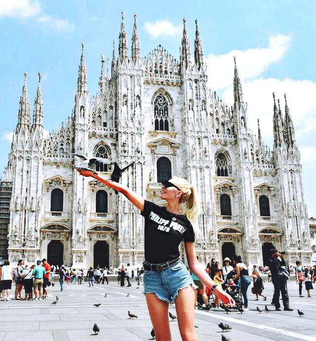 乌克兰"环球小姐"卡琳娜的真实一面,优雅似名媛