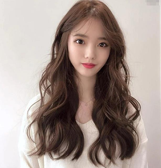 2020年大热的"梅花烫"发型,洋气,减龄,大部分女生都适合!