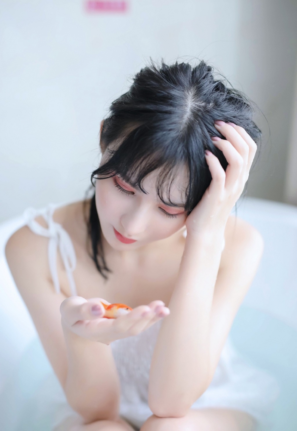 白嫩水灵美女写真图集,真的是出水芙蓉呀