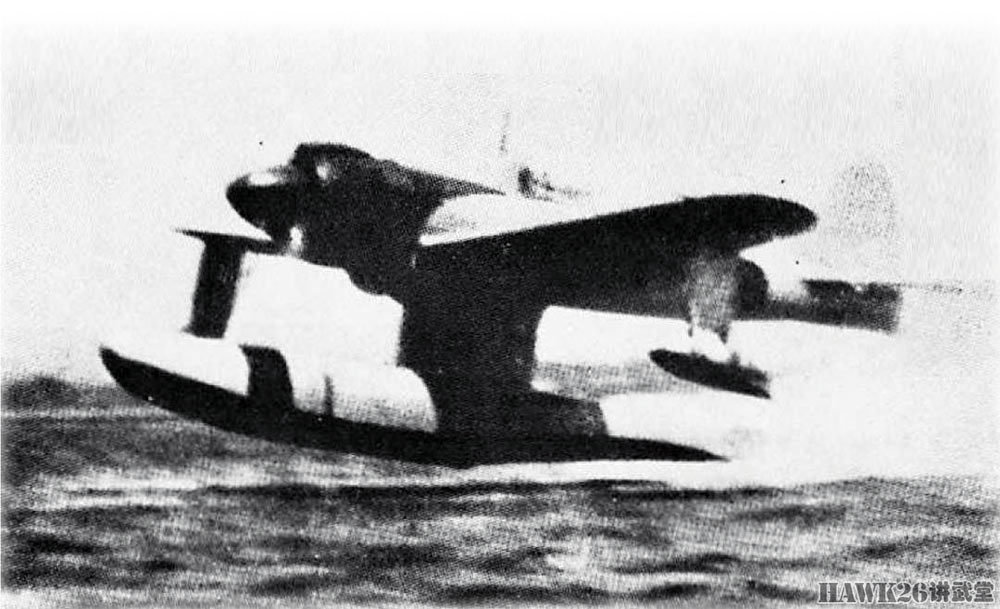 图说:川西e15k二式"紫云"水上侦察机 特殊设计全都"坑爹"