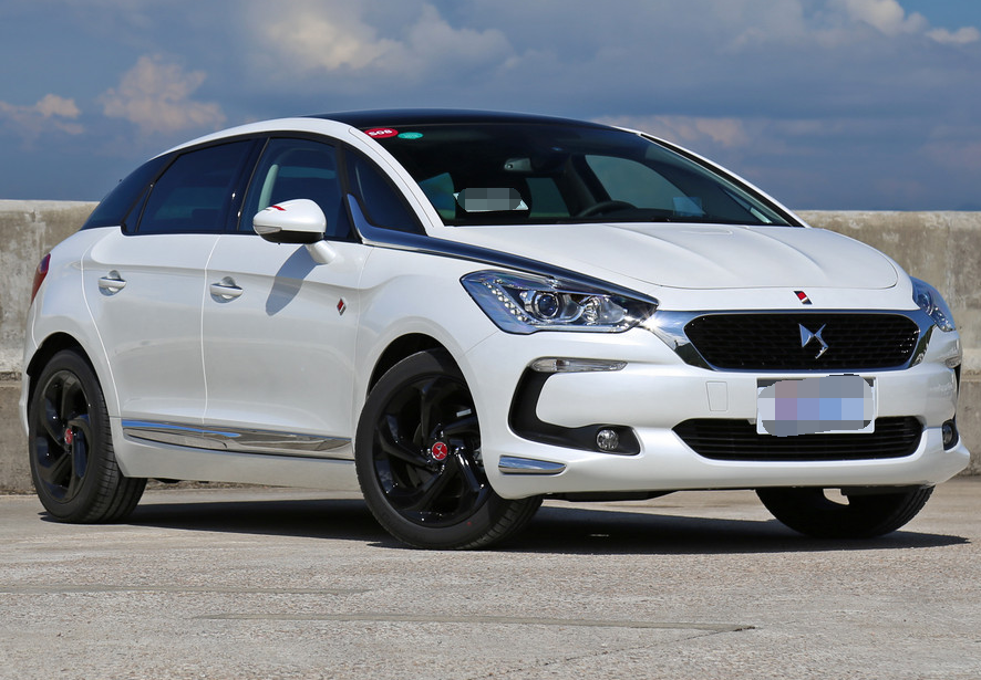 ds 5外表散发着青春的气息,内饰也很符合心意,你喜欢吗?