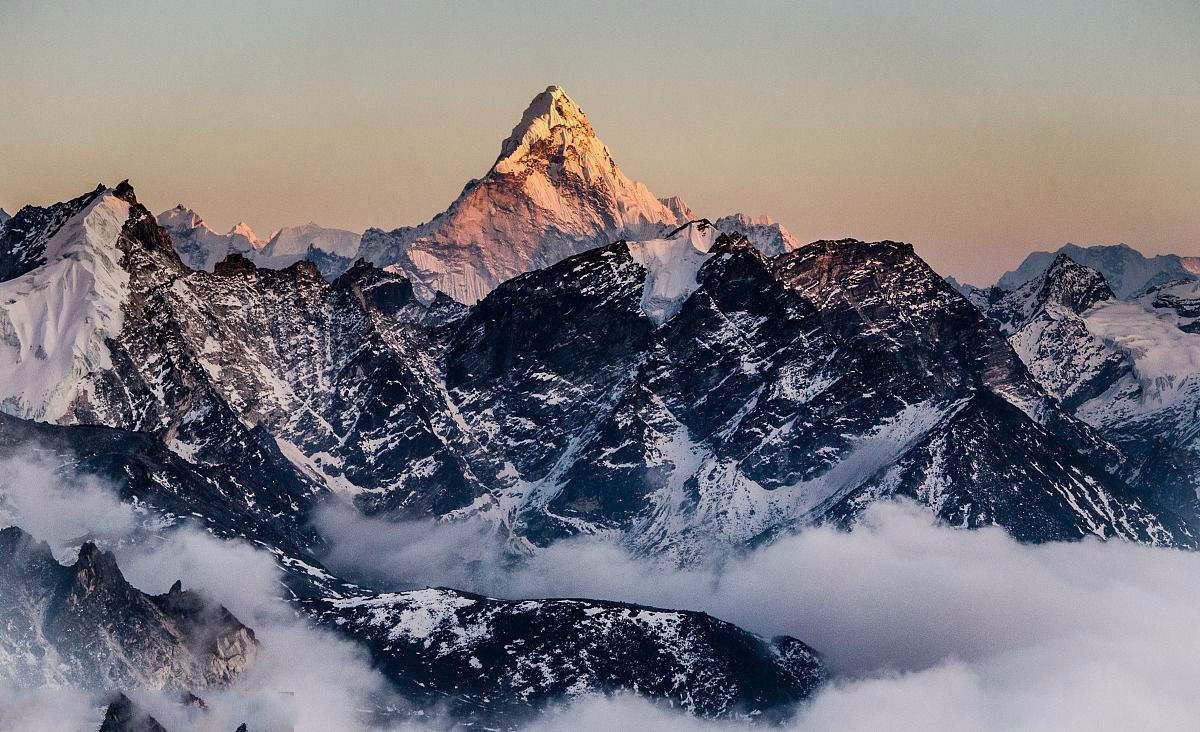 全球最美山峰图片